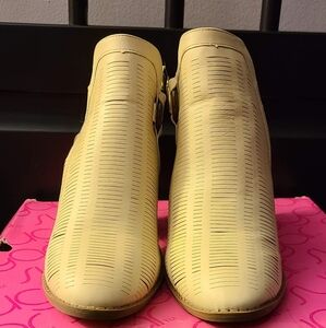 Sugar Women's Cream Color Heeled Boots